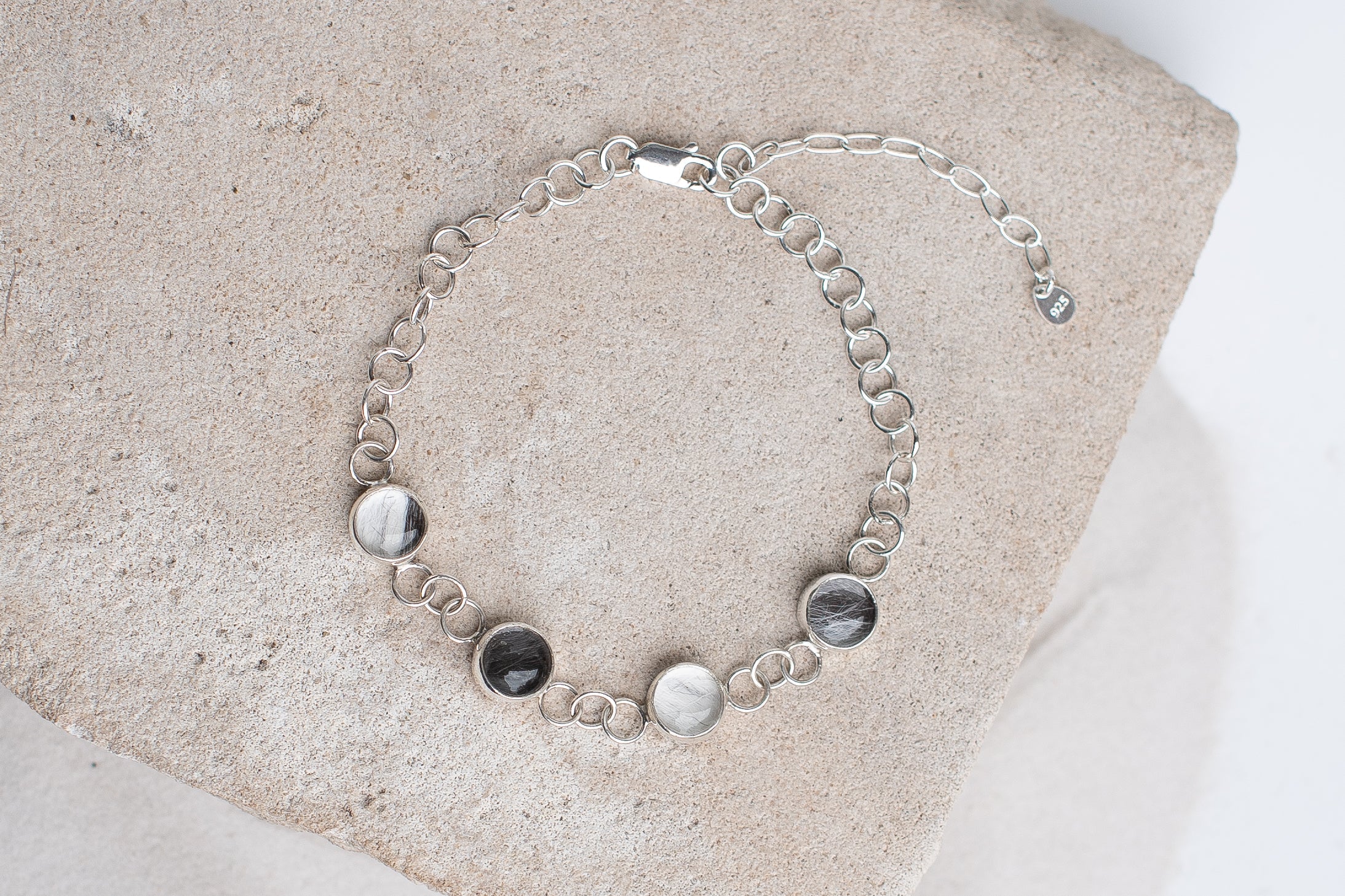 Armbänder