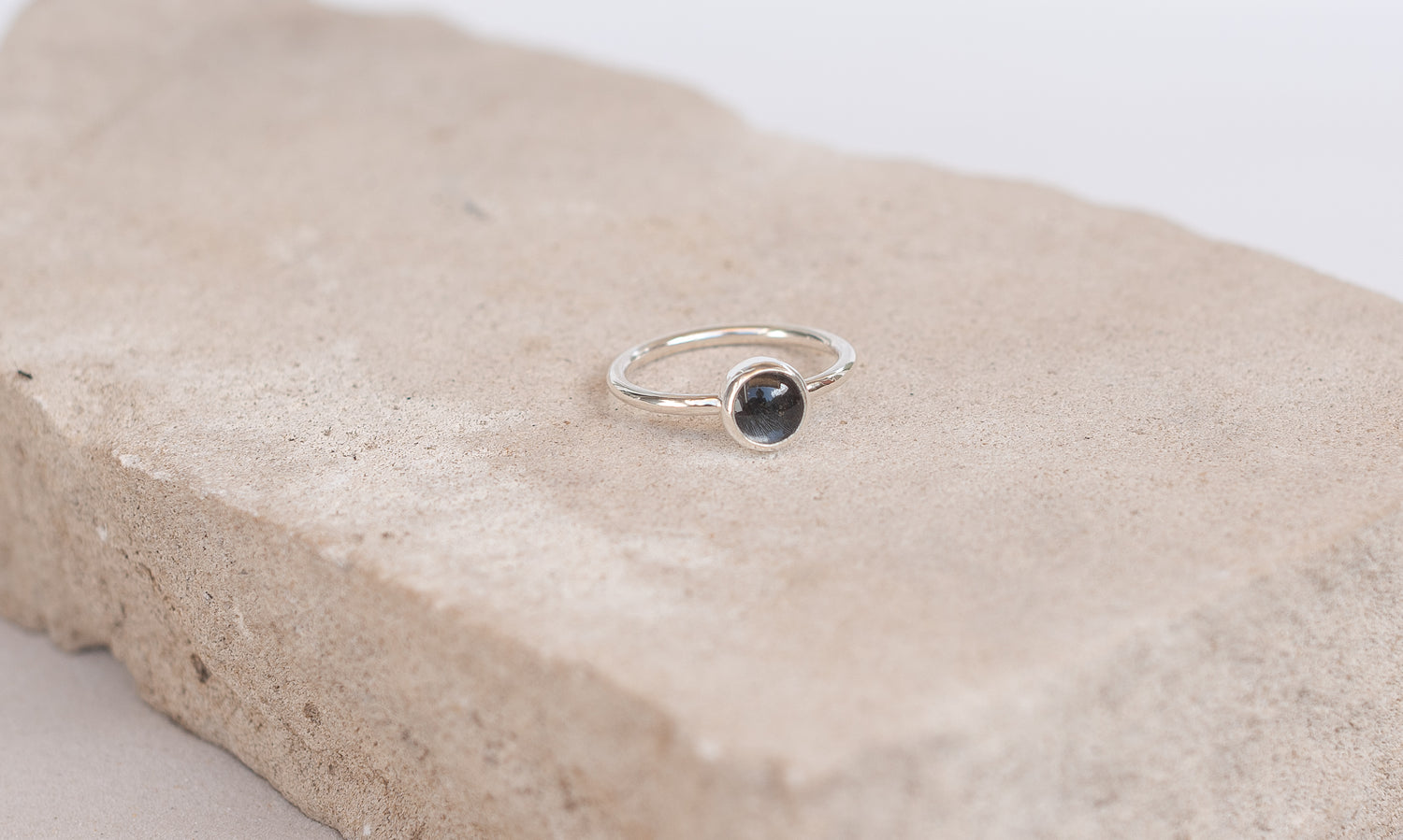 Minimalistischer Ring